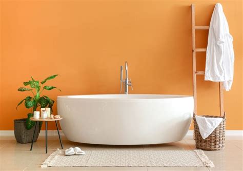 The Ultimate Guide to Tackling Your Bathtub Leak:。